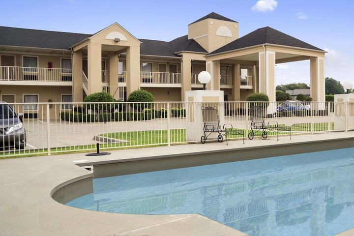 Pool 13 of 21