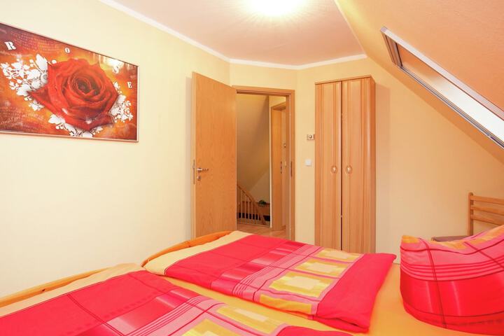 Room 2 of 41
