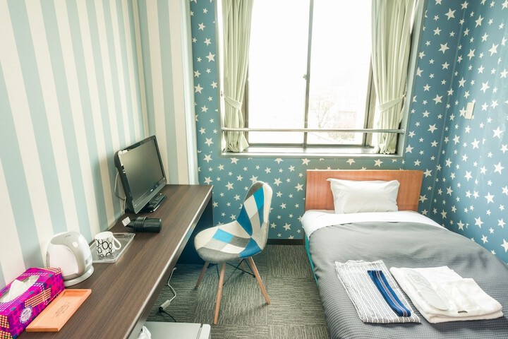 Room 12 of 34
