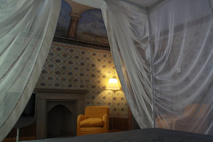 Room 10 of 35