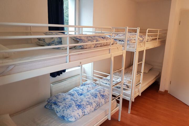 Room 4 of 41