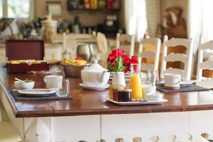 Breakfast/Coffee Service 29 of 45