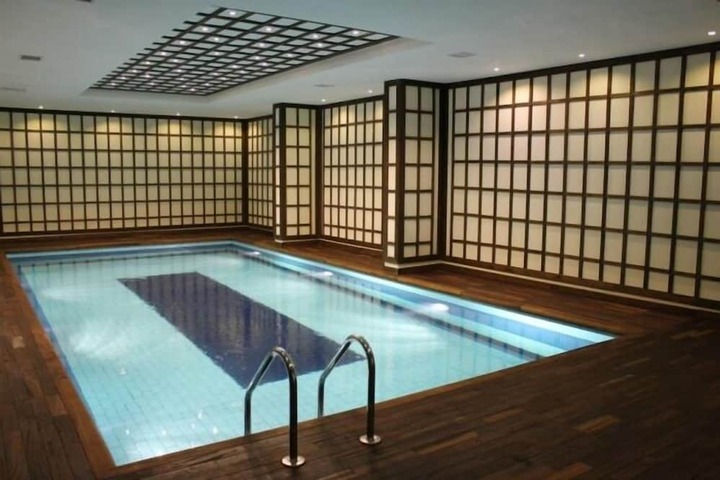 Pools & Facilities