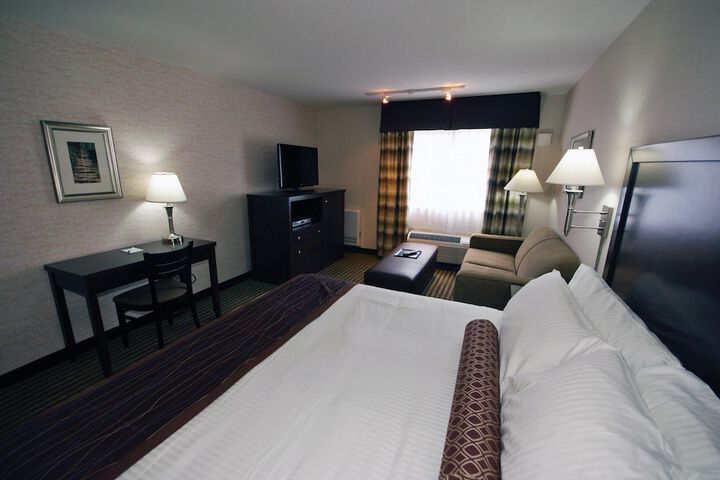 Room 5 of 38
