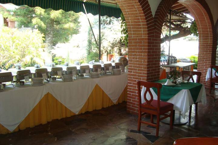 Dining 43 of 68