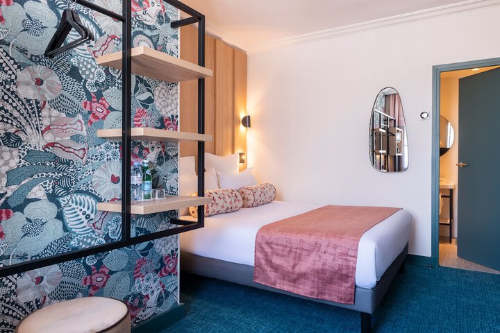 Room 5 of 34
