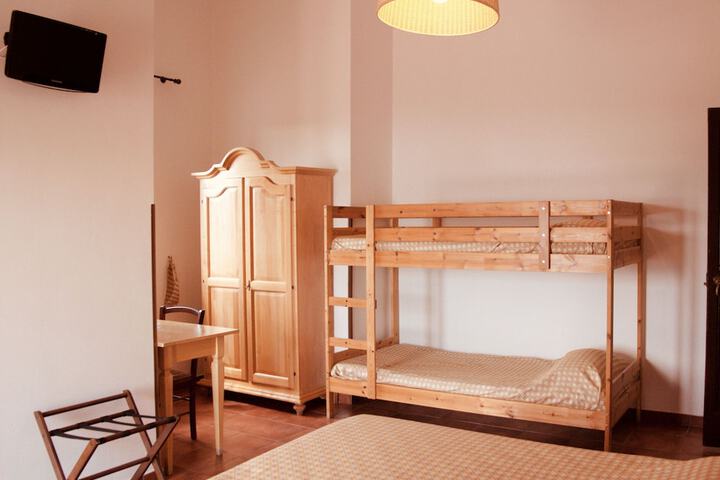 Room 14 of 18