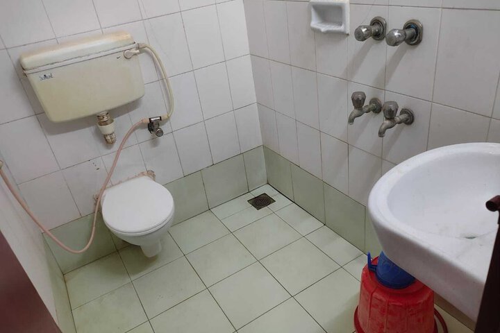 Room 14 of 25