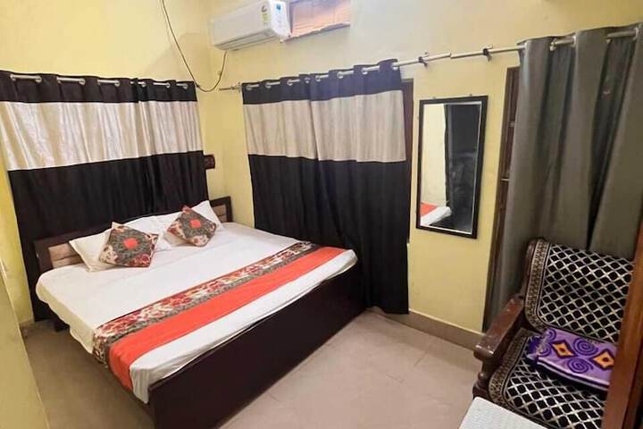 Room 2 of 20