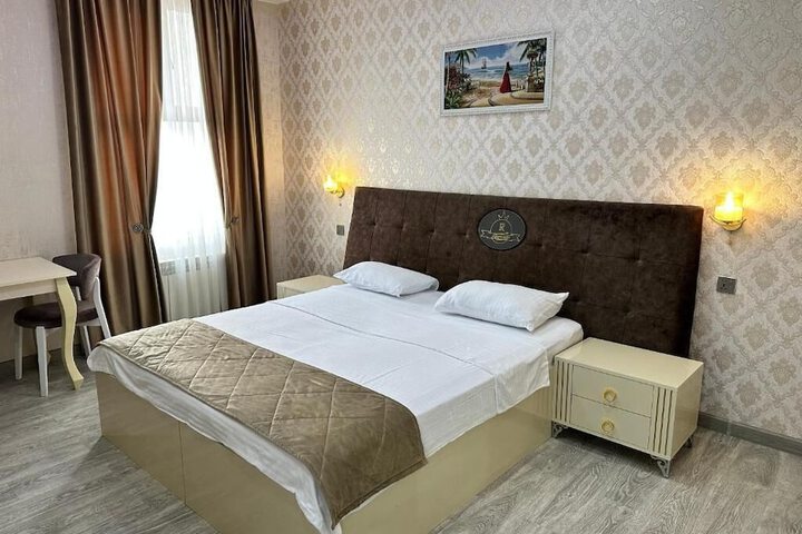 Room 17 of 36