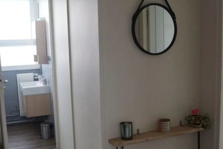 Room 8 of 11