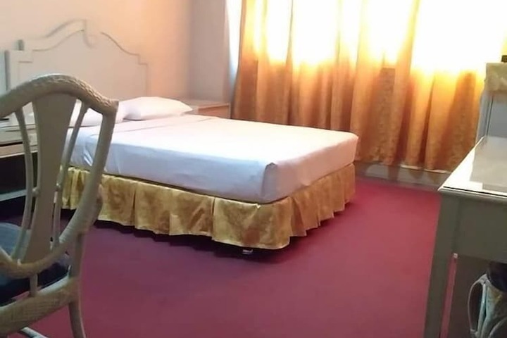 Room 5 of 20