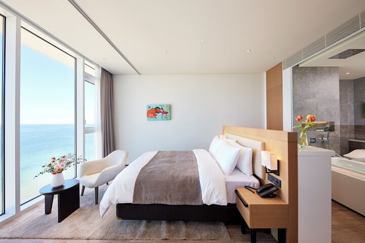 Room 6 of 22