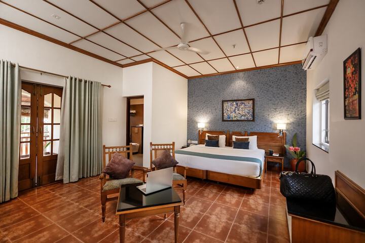 Room 43 of 144