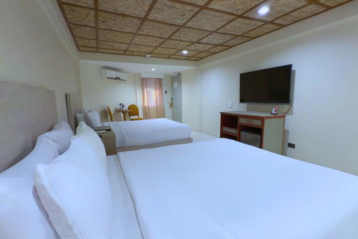 Room 27 of 114