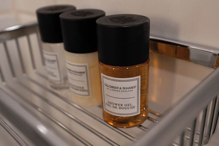Bathroom amenities