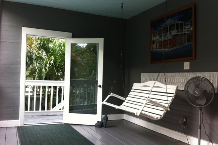 Room 6 of 171
