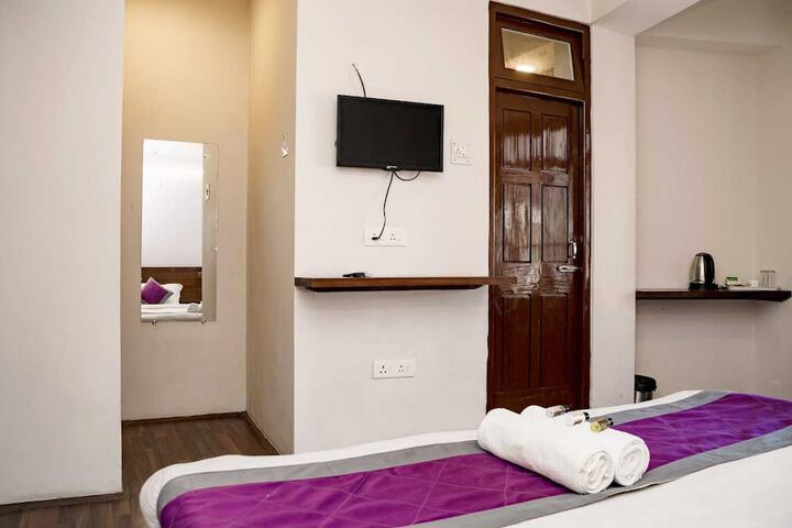 Room 6 of 27