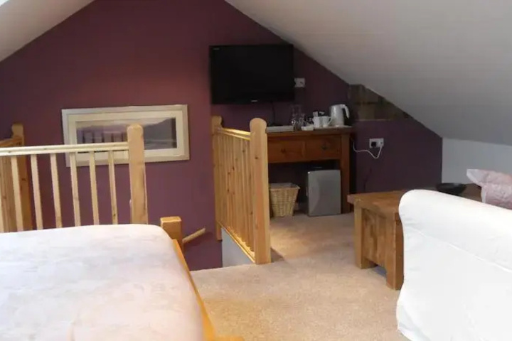 Room 2 of 9