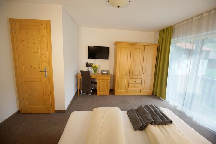 Room 5 of 46