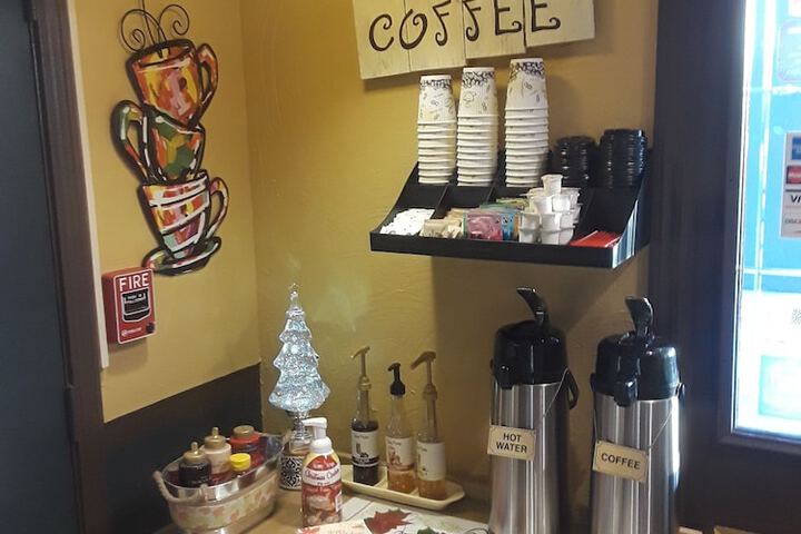 Breakfast/Coffee Service 29 of 43
