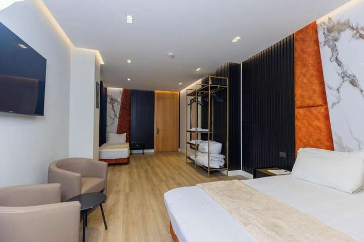 Room 47 of 132
