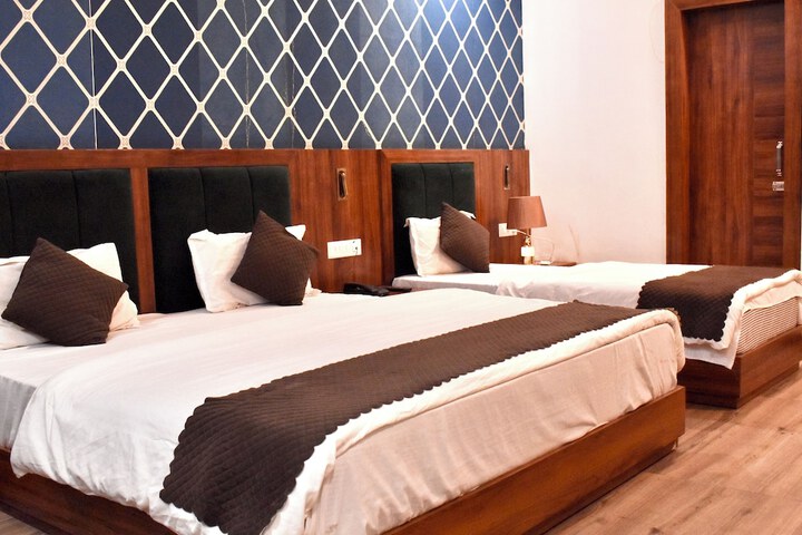 Room 14 of 25
