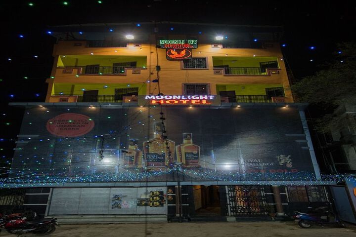 OYO 12803 MOON LIGHT HOTEL
