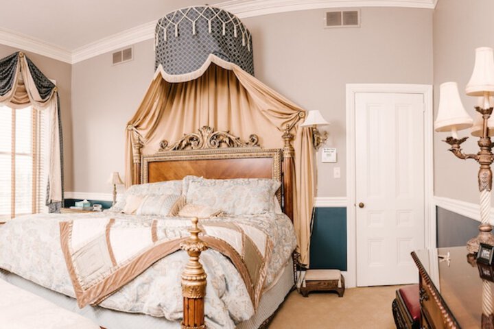 Room 21 of 132