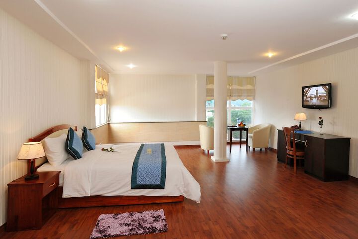 Room 9 of 21