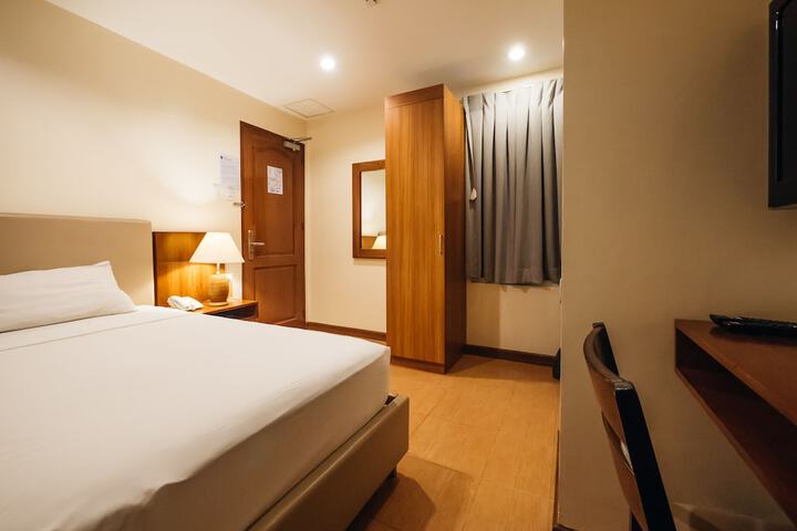 Room 12 of 51