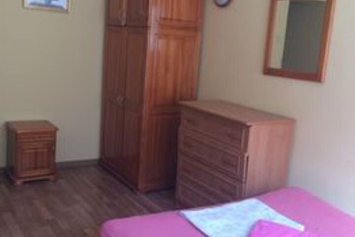 Room 12 of 25