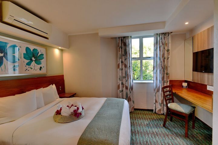 Room 8 of 25
