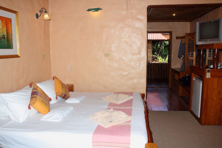 Room 27 of 161