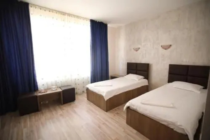 Room 4 of 11