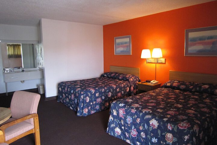 Room 9 of 26