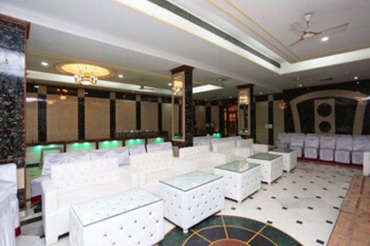 Ballroom/Hall 4 of 39