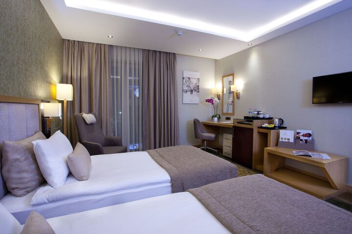 Room 16 of 85