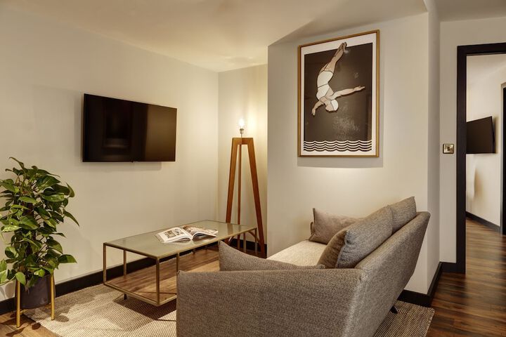 Room 18 of 27