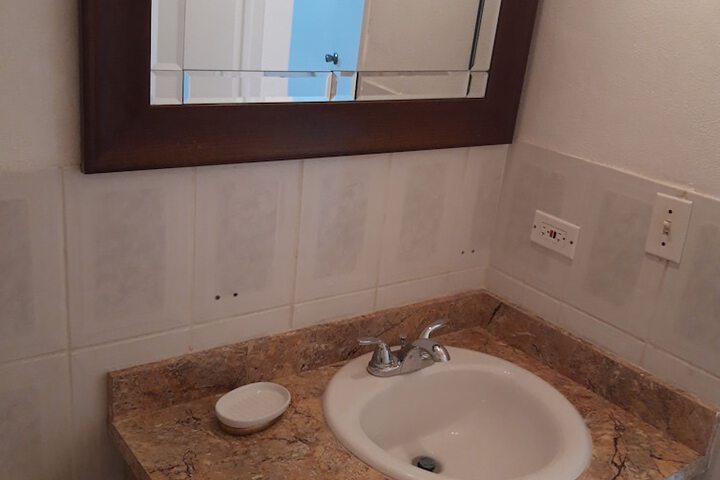 Room 6 of 13