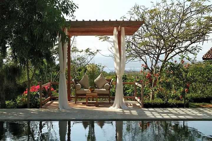 Hotel Pool