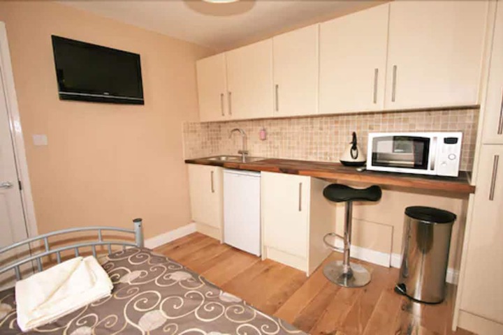 Room 18 of 28