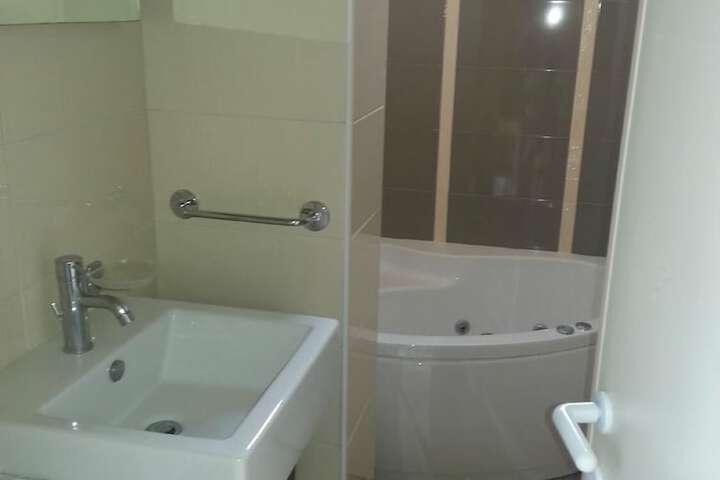 Room 13 of 26