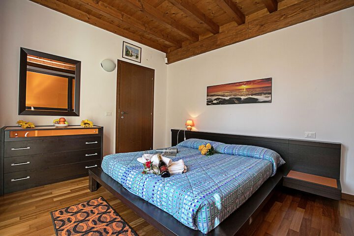 Room 13 of 21