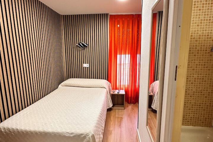 Room 18 of 43