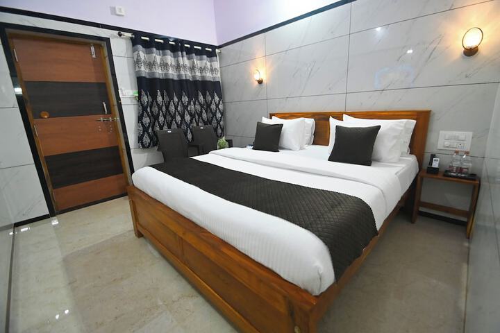 Room 2 of 51