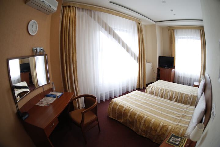 Room 10 of 74