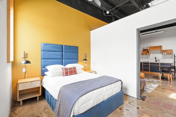 Room 6 of 15