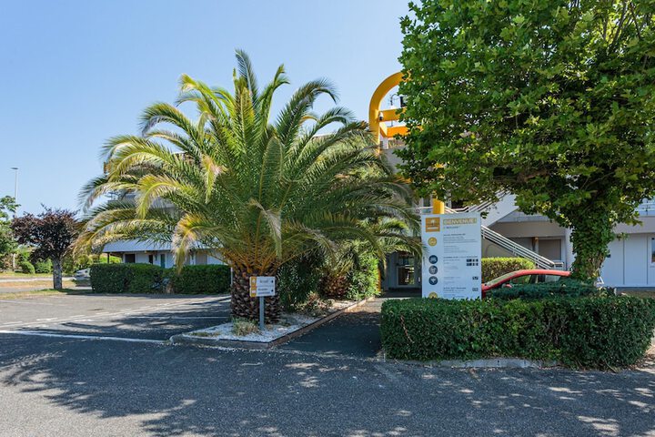 Hotel 41 of 42
