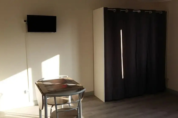 Room 2 of 11